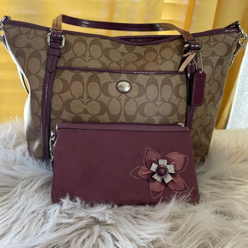 Coach purse and wristlet